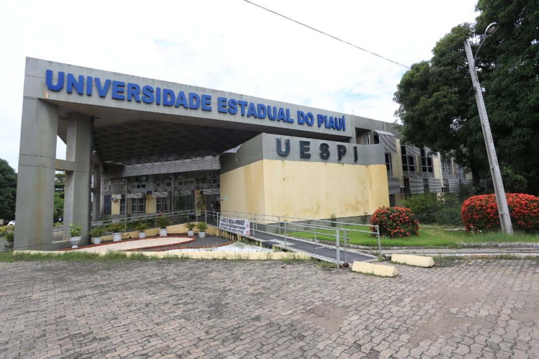 Prédio administrativo da Uiversidade Estadal do Piauí